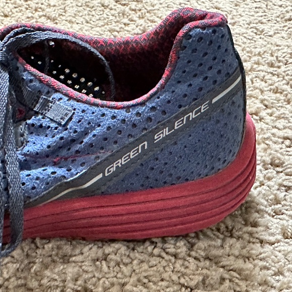 New Men's BROOKS Green Silence Running Track Shoes Size 8 - Picture 2 of 5